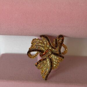 Unsigned Mid-Century Ribbon Bow Brooch with Layered Amber Rhinestones